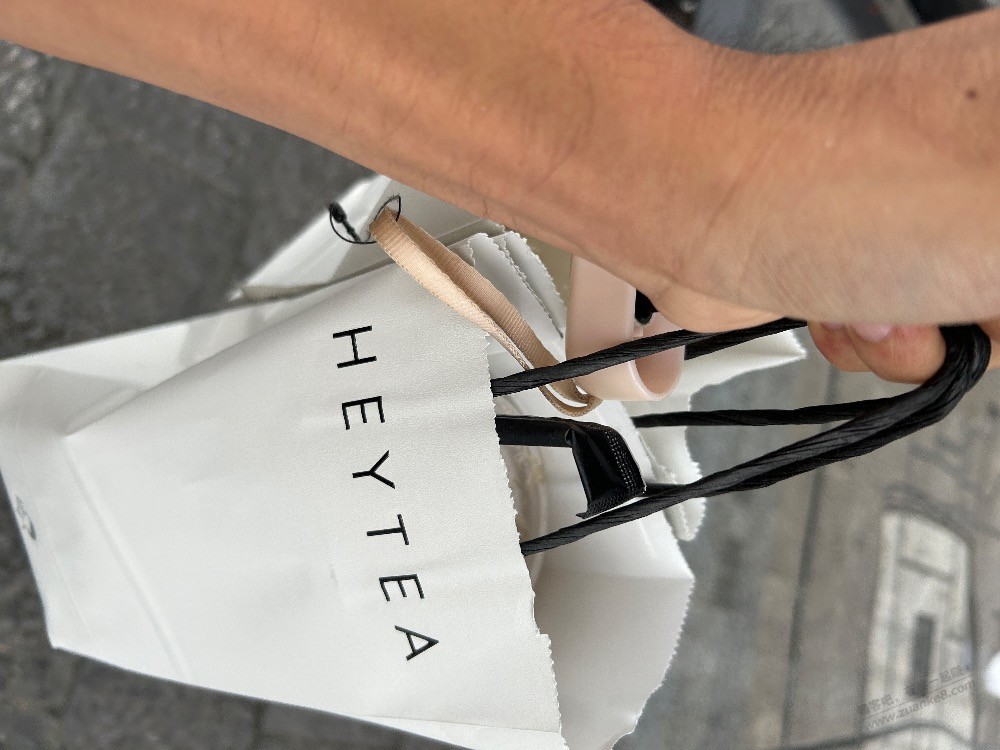 终于喝上免费喜茶。。