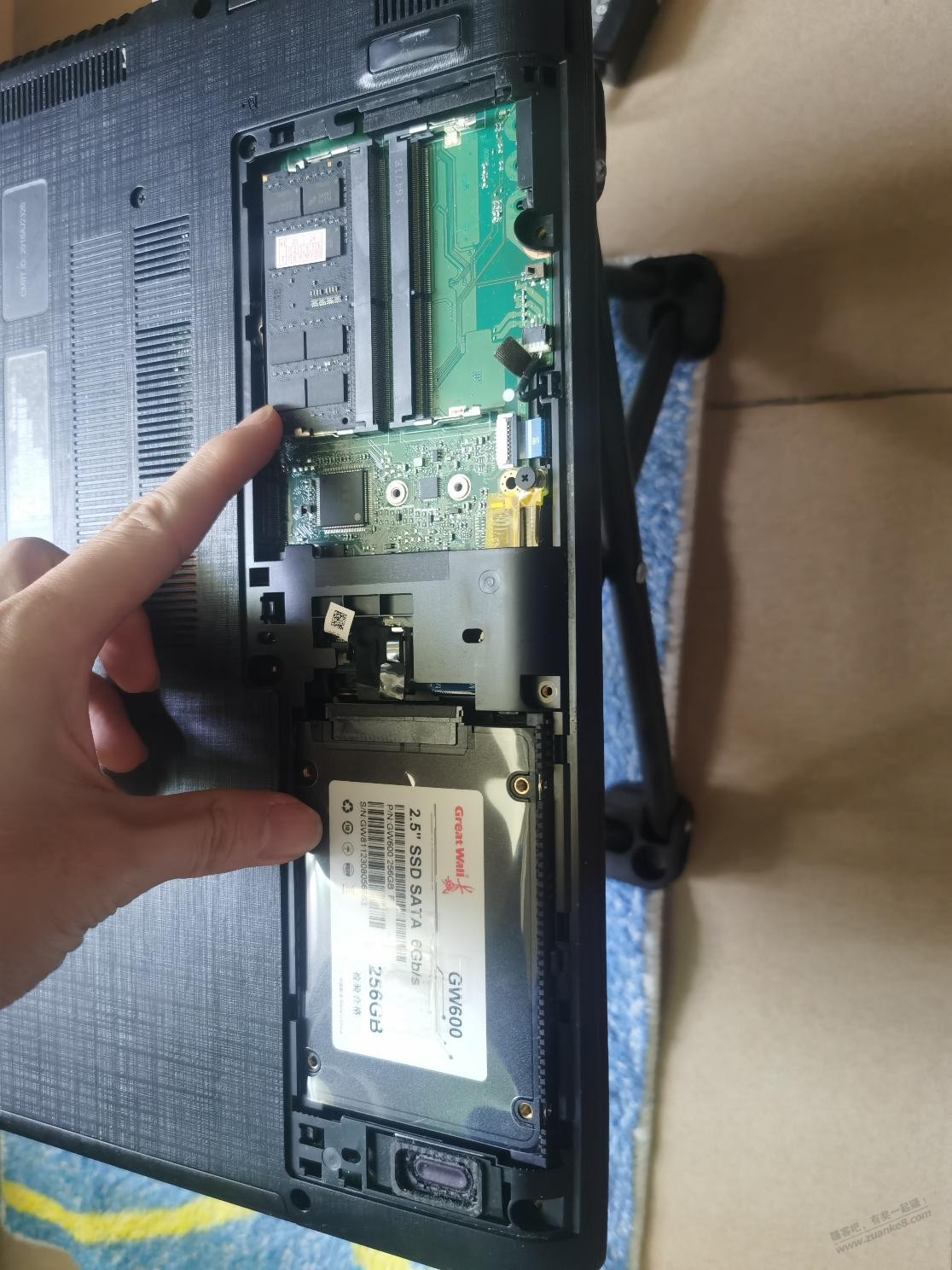 老哥们,宏碁笔记本这样子,是不是寄了